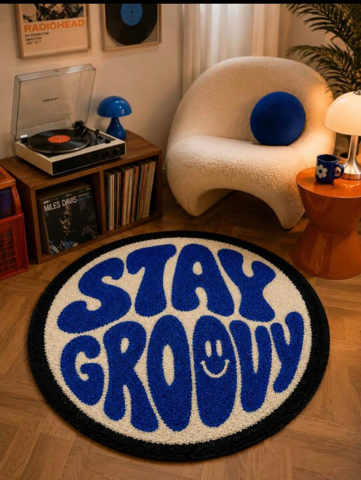 Alfombra Stay Groovy - azul y blanco